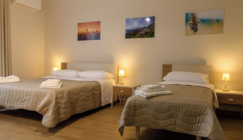 Comfort-Dreibettzimmer, Balkon, Bergblick