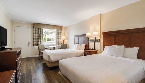 Deluxe-Doppelzimmer, 2 Doppelbetten, Poolblick