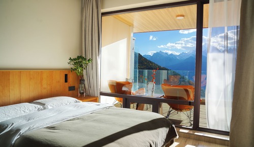 Standard-Zweibettzimmer, Hügelblick