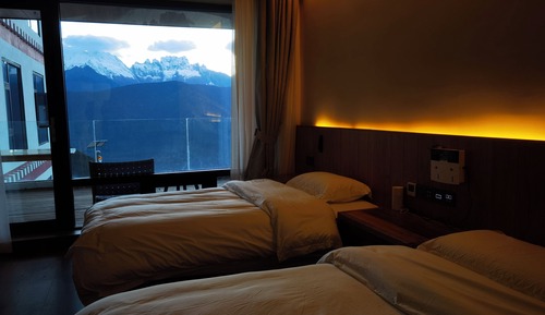 Classic-Dreibettzimmer, Hügelblick