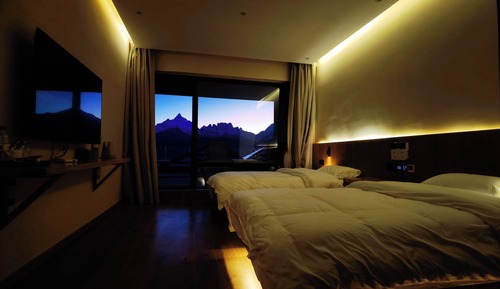 Comfort-Zweibettzimmer, Hügelblick