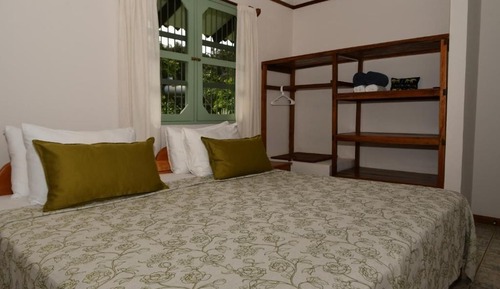 Zimmer, 3 Schlafzimmer, Terrasse, Gartenblick