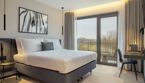 Premium-Zimmer, 1 King-Bett, Nichtraucher, Gartenblick