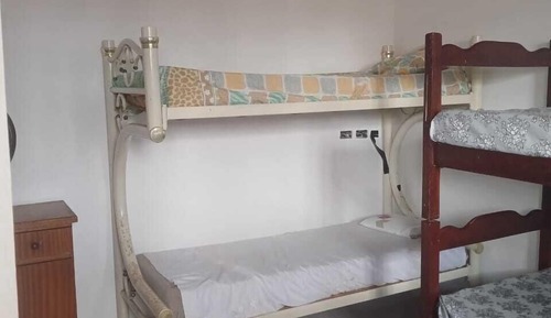 Classic-Vierbettzimmer, Terrasse, Blick auf den Innenhof