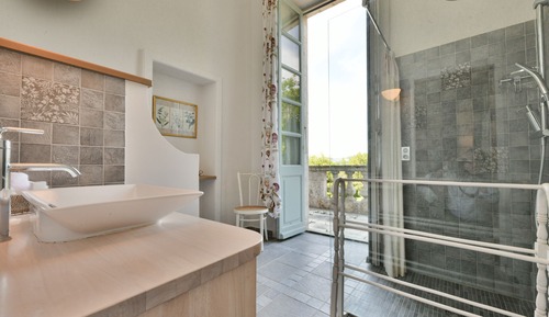Standard-Doppelzimmer, mit Bad, Parkblick (Jasmin)