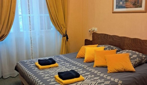 Basic-Doppel- oder -Zweibettzimmer