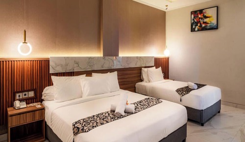 Deluxe-Dreibettzimmer, Balkon, Stadtblick