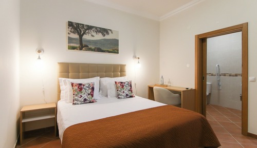 Standard-Suite, barrierearm, Blick auf den Innenhof