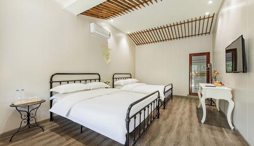 Elite-Zweibettzimmer, Hügelblick