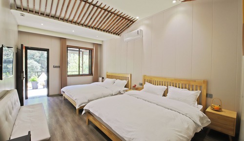Elite-Zweibettzimmer, Hügelblick