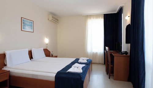Comfort-Doppelzimmer, Balkon, eingeschränkter Meerblick