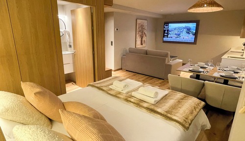 Deluxe-Apartment
