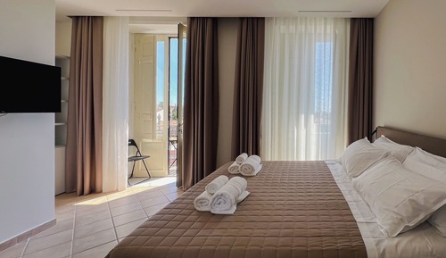 Deluxe-Dreibettzimmer, eingeschränkter Meerblick