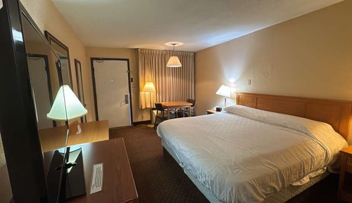 Full Bed Accessible Non-Smoking