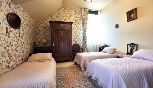 Dreibettzimmer, Parkblick (Vanille)