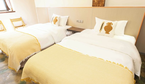Elite-Zweibettzimmer, Hügelblick