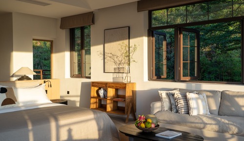 Traditional-Doppelzimmer, Balkon, Hügelblick