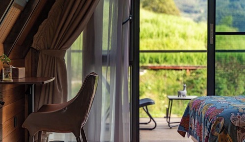 Panoramic-Zweibettzimmer, Balkon, Blick auf den Innenhof