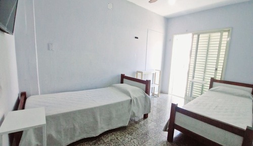 Basic-Zweibettzimmer, Balkon, Stadtblick