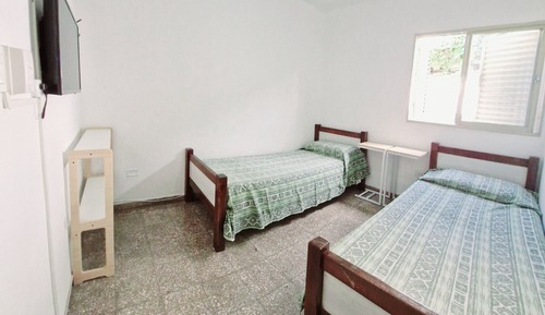 Basic-Zweibettzimmer, Blick auf den Innenhof