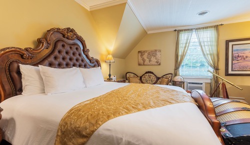 Superior-Zimmer, 1 King-Bett, eigenes Bad