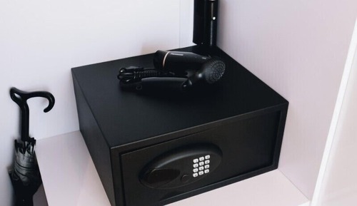 Deluxe-Studio, Balkon