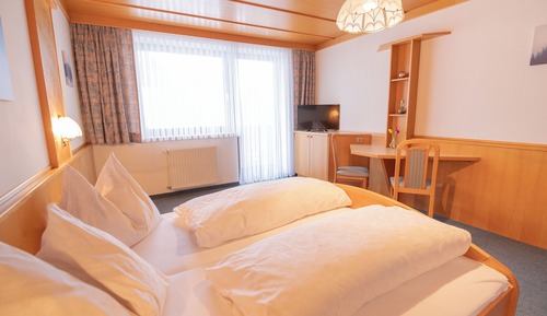 Familien-Vierbettzimmer, Balkon, Gartenblick
