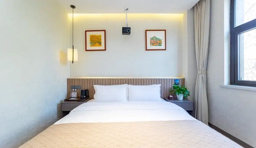 Basic-Doppelzimmer, Nichtraucher, zum Innenhof hin