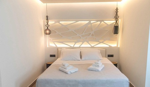 Elite-Studiosuite, Balkon