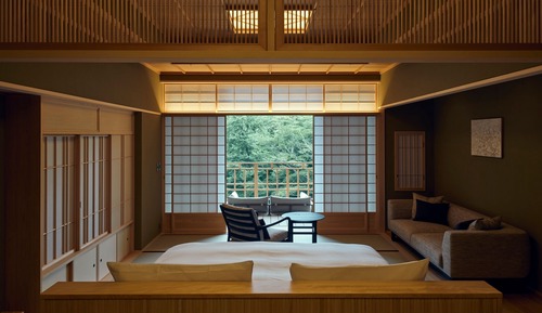 Zimmer (Std. Suite w/ Wooden Bath, King Bed A)