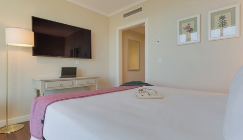 Doppel- oder Zweibettzimmer, Balkon (Partial Sea View)