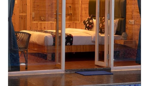 Deluxe-Zimmer, Poolblick
