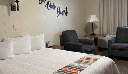 Zimmer, 1 King-Bett, barrierearme Badewanne, Nichtraucher