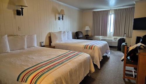 Zimmer, 2 Queen-Betten, Nichtraucher