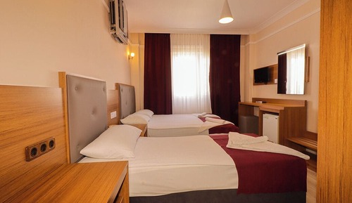 Club-Zimmer, Balkon, Stadtblick