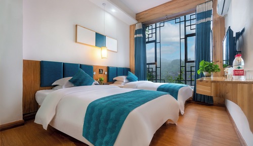 Classic-Zweibettzimmer, Hügelblick
