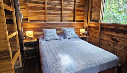 Holzhütte, Gartenblick, Bergseite