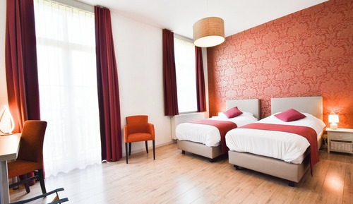 Doppel- oder Zweibettzimmer, Balkon