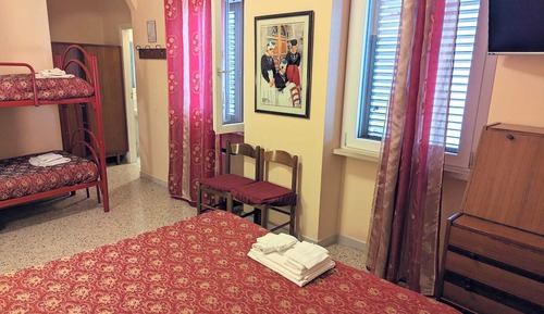 Standard-Vierbettzimmer