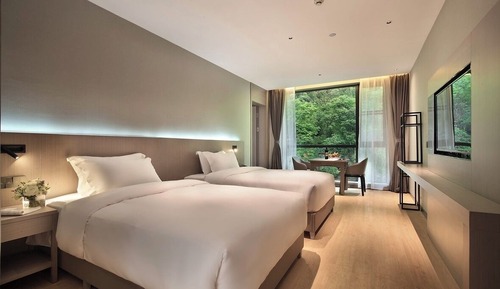 Luxury-Suite, Balkon, Hügelblick