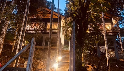 Romantisches Ferienhaus, Balkon, Flussblick