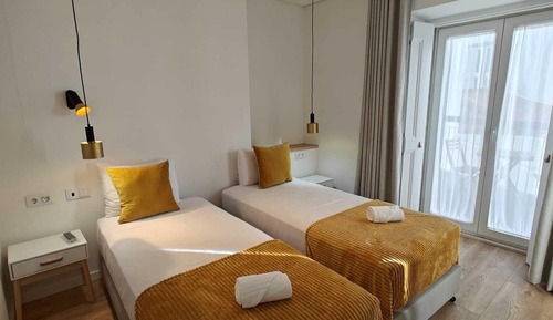 Zweibettzimmer, 2 Einzelbetten, Balkon, Blick auf den Innenhof