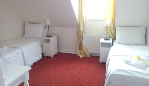 Comfort-Doppel- oder -Zweibettzimmer, Blick auf den Golfplatz