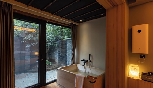 Traditional-Doppelzimmer, Gartenblick