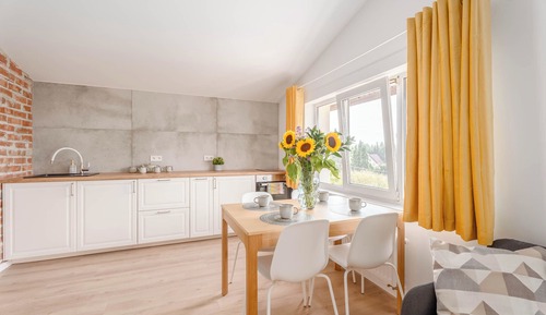 Apartment, Balkon, Gartenblick