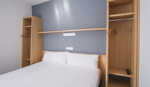 Standard-Doppel- oder -Zweibettzimmer