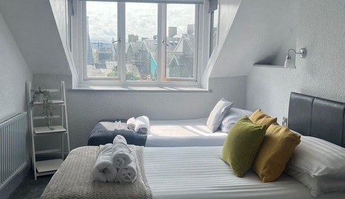 Dreibettzimmer, eingeschränkter Meerblick