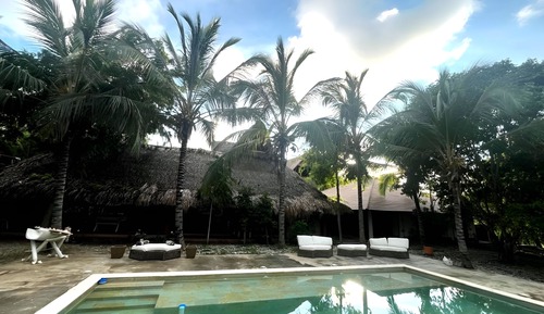 Comfort-Haus, 6 Schlafzimmer, eigener Pool, am Strand