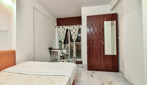 Standardzimmer, Balkon, Stadtblick