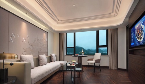 Executive-Suite, Hügelblick